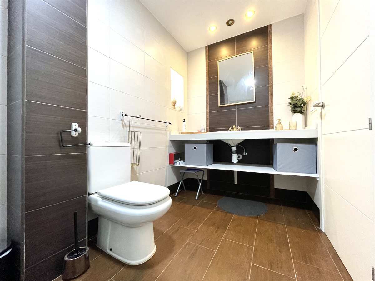 Baño completo y cuidado con toallas limpias