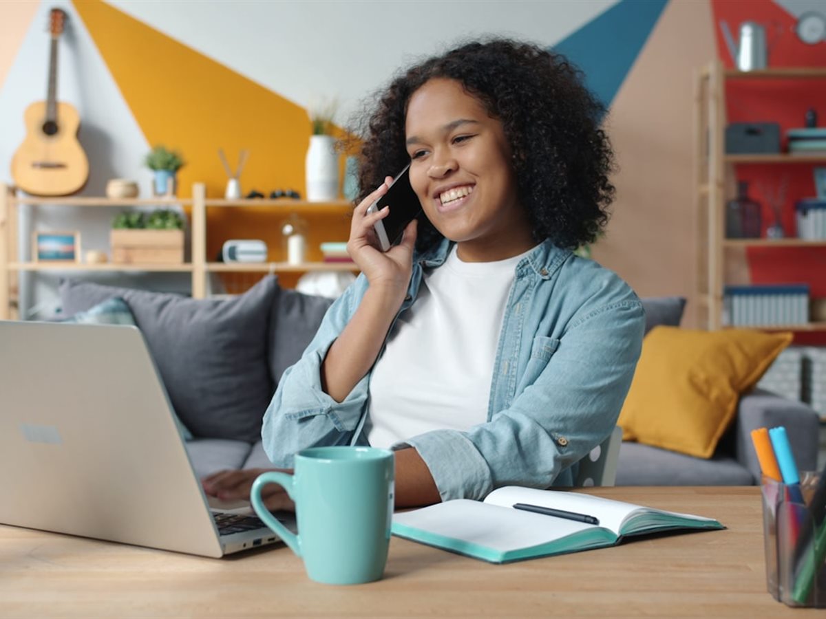 Atención personalizada al huésped por teléfono y WhatsApp